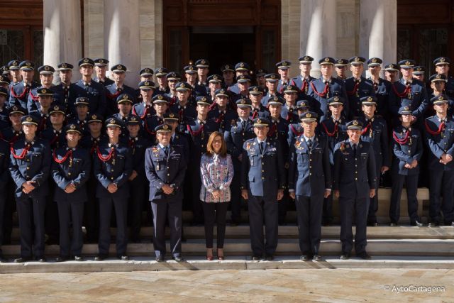 La alcaldesa recibe a la 73 promocion de la Academia General del Aire de San Javier