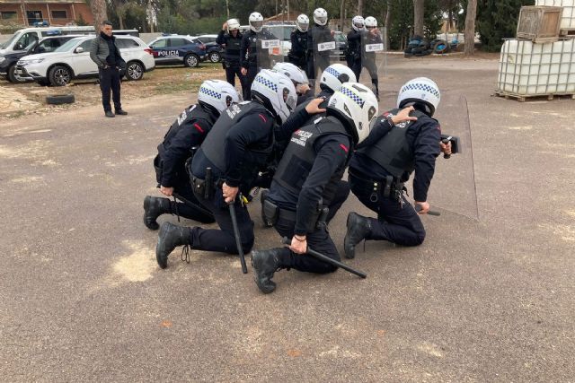 Agentes de la Policía Local se forman en operaciones especiales