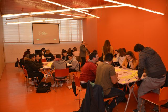 Itinere programa 8 cursos para adaptar la formación de los jóvenes a las necesidades de las empresas