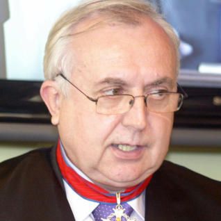 El Gobierno municipal expresa sus condolencias por el fallecimiento del procurador José Antonio Zamora