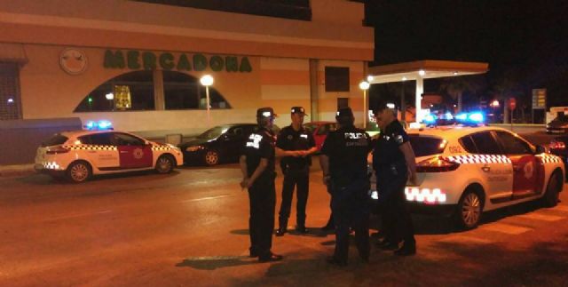 La Policía Local de Cartagena desarrolló un operativo especial en Cabo de Palos para garantizar el descanso de los vecinos