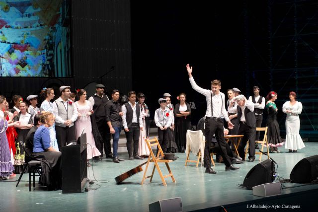 Los alumnos del Conservatorio celebraron su fin de curso en el Batel