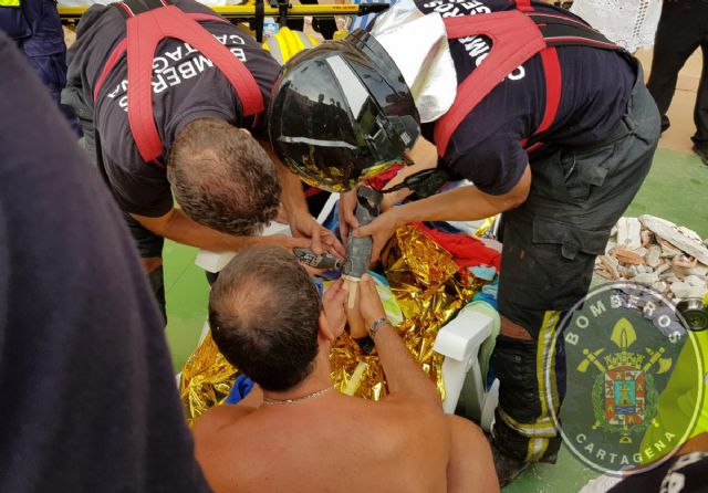 Rescatado un niño cuya mano se había quedado atrapada en el tubo de succión de una piscina