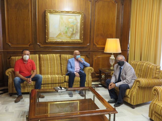 Proponen al presidente de la Asamblea un futuro libro sobre las memorias de “un Schindler cartagenero”