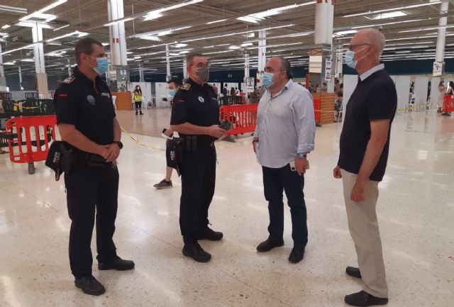 El Ayuntamiento convenia con el propietario del centro comercial Rambla nuevas medidas para mejorar la ventilación