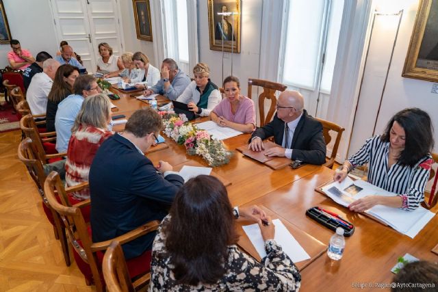 El Ayuntamiento estudia poner en marcha bonificaciones fiscales para las empresas afectados por la DANA