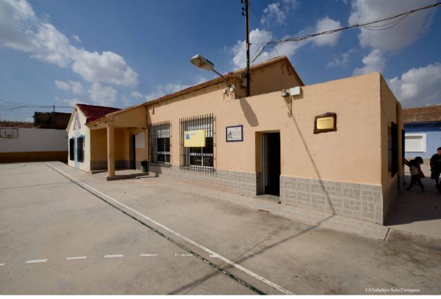 Los padres de La Aljorra y el alcalde logran una reunión de urgencia con Educación, Fomento y CHS para desbloquear la construcción del nuevo colegio