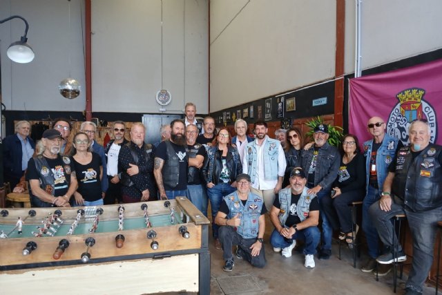 El Trofeo Corpus del Moto Club Cartagena publica un libro que muestra su historia