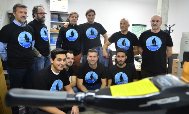 Estudiantes de la UPCT desarrollan un barco eléctrico no tripulado y de bajo coste