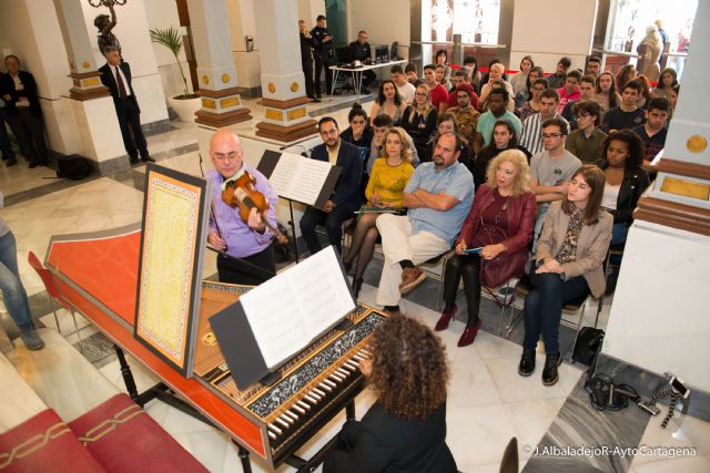 La figura de Bach se acerca a todos los rincones Cartagena