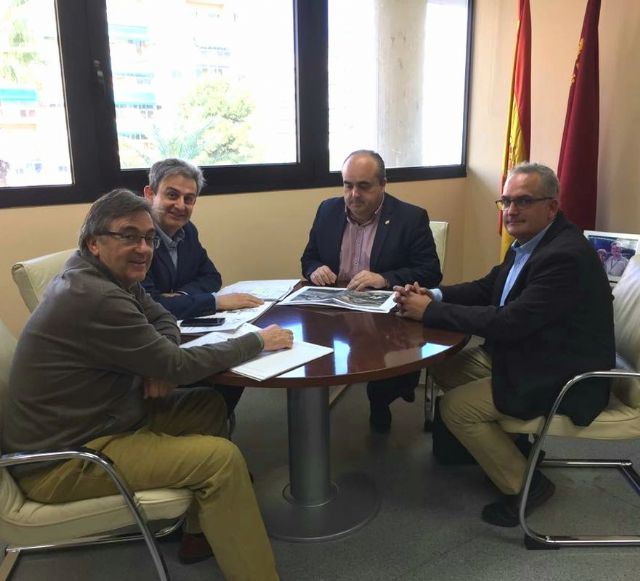 El Ayuntamiento logra el compromiso de Carreteras para construir la rotonda de la RM 332 en San Jose Obrero