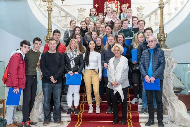 Alumnos noruegos visitan el Palacio Consistorial