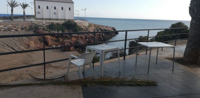 Cs Cartagena denuncia que la cantina del local social de Isla Plana sigue cerrada y abandonada cinco meses después