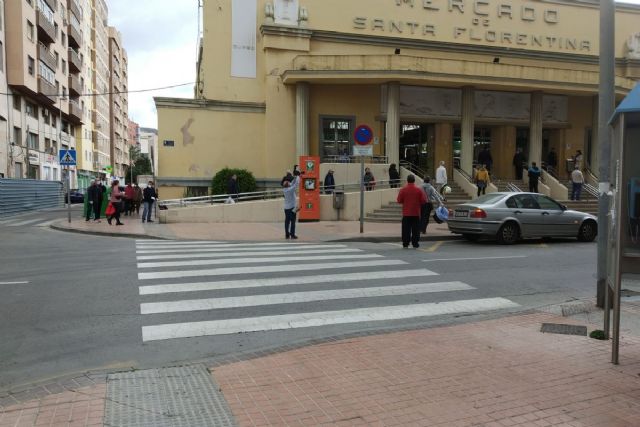 Colas en el Mercado de Santa Florentina que ha reforzado sus medidas de control