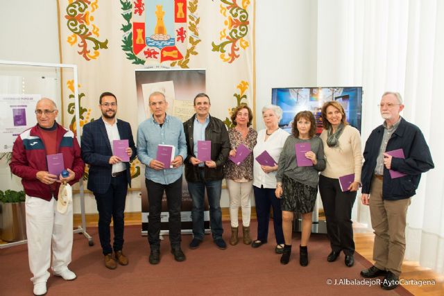 Misael Ruiz presenta Todo es real, el poemario ganador de la XXX edicion del Premio Antonio Oliver Belmas