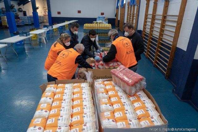 Más de un centenar de voluntarios se encargan del funcionamiento del Operativo de Emergencia Social