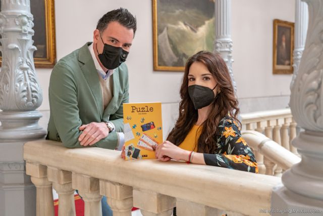 ´Puzle´, la primera novela de la cartagenera Lydia Martín