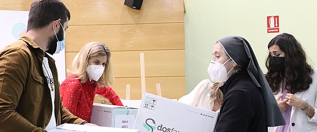 DosFarma y Cumlaude Lab donan más de 2.000 productos sanitarios a la Red de Recursos de Acogida para víctimas de Violencia de Género de la CARM