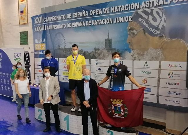El Club Natación Cartagonova consigue tres medallas y un trofeo por equipos en el Campeonato de España