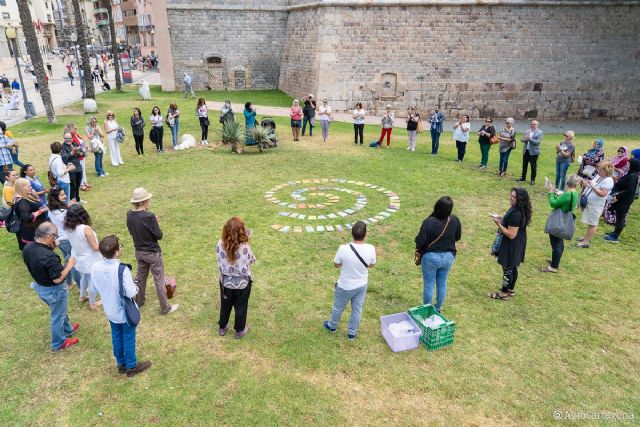 Mucho Más Mayo expone el abrazo artístico entre los cartageneros y los refugiados