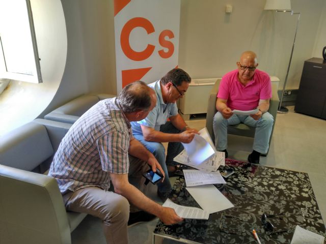 Ciudadanos lamenta el atasco para autorizar la puesta en servicio de 12 estaciones de servicio ITV en la Región