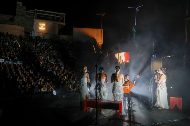 La guitarra de Yerai Cortés embruja al auditorio Paco Martín en La Mar de Músicas