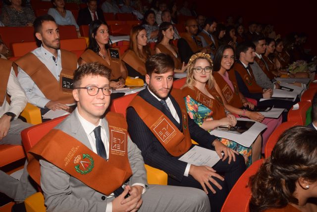 La UPCT gradúa a una nueva hornada de arquitectos, ingenieros de edificación y expertos en patrimonio