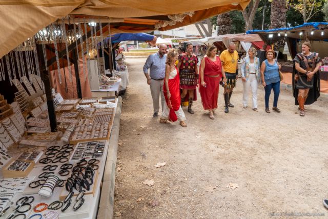 El mercado de época de Carthagineses y Romanos abre sus puertas junto al campamento festero