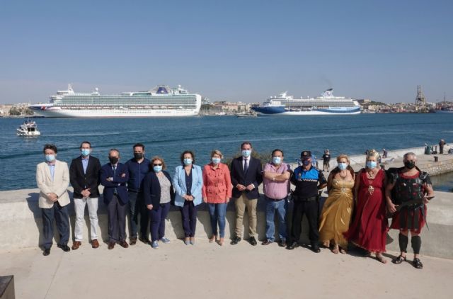El Puerto de Cartagena recibe por primera vez en su historia la escala simultánea de cinco cruceros