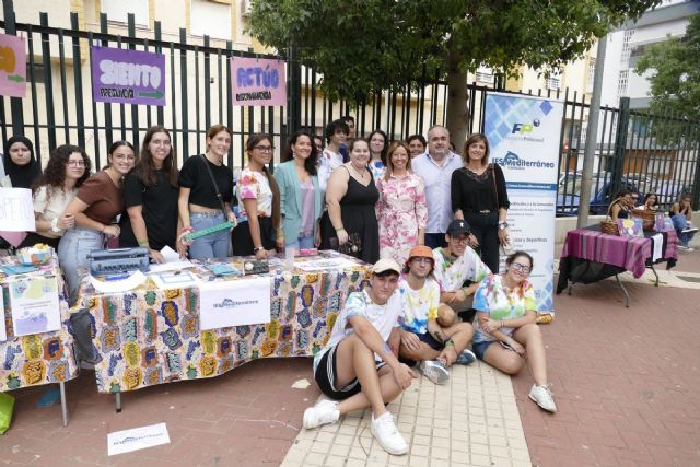 La IV Feria de la ciudadanía, ´Conviviendo en Diversidad´, de celebra San Antón y la Urbanización Mediterráneo