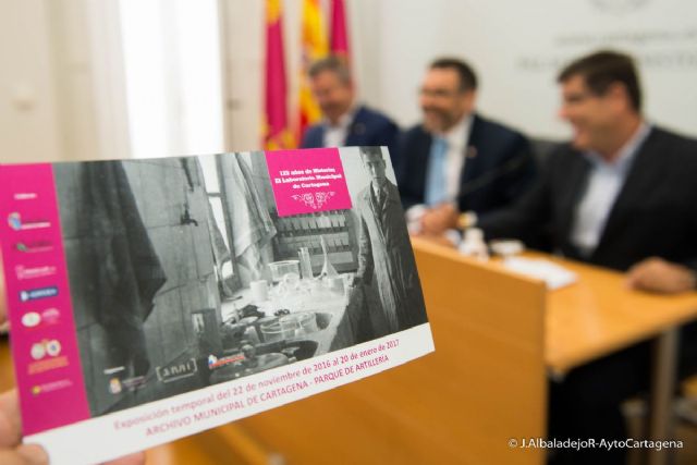 El Laboratorio Municipal de Cartagena repasa sus 125 años de historia en una exposicion