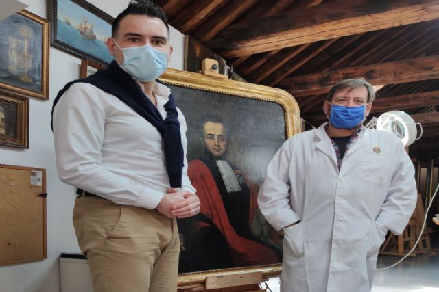 El taller Municipal de Restauración recupera el retrato del médico cartagenero Benigno Risueño de Amador