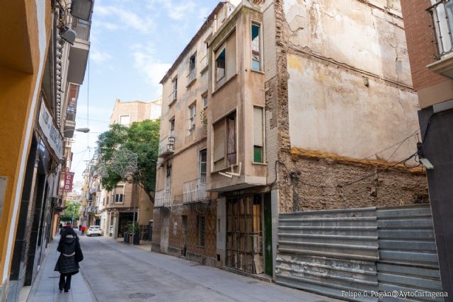 Urbanismo ordena la demolición inmediata de un edificio de la calle San Vicente