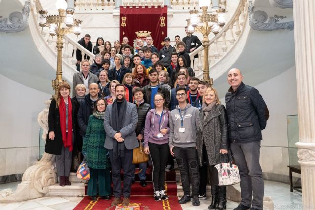 Alumnos y profesores de institutos de cinco países europeos visitan el Palacio Consistorial