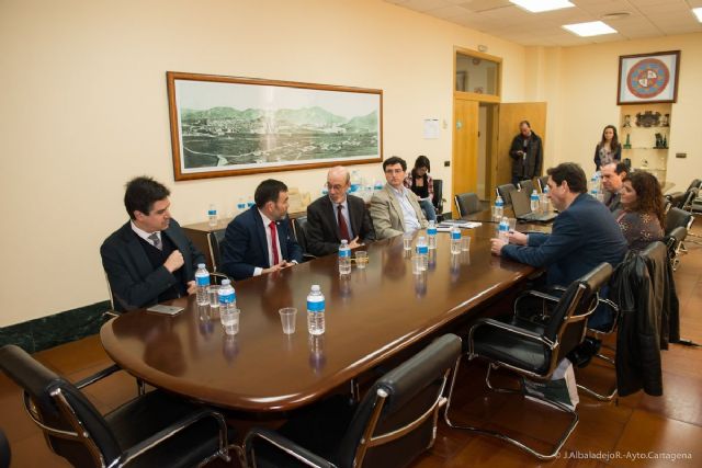 La Oficina de Congresos del Ayuntamiento se ofrece a la UPCT para colaborar en la organización de eventos