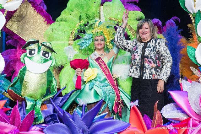 Seis candidatas se disputan esta noche el título de Reina Infantil del Carnaval