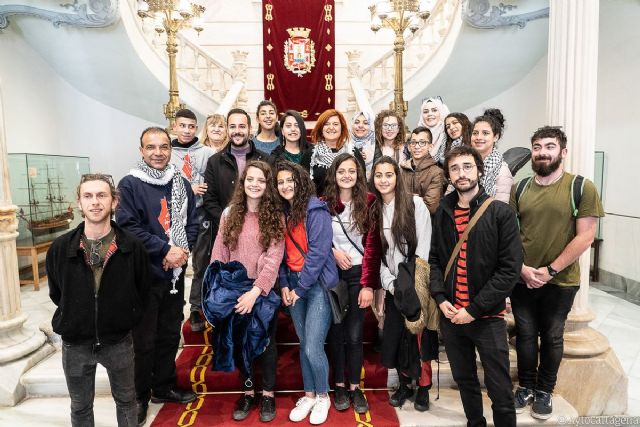 Un grupo de jóvenes palestinos visitan Cartagena