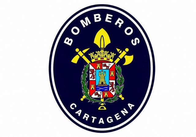 Bomberos de Cartagena colaboran en la extinción de un incendio en La Unión que se salda con una víctima mortal