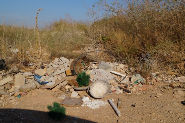 Podemos denuncia que la rambla del Albujón sigue sin limpiarse