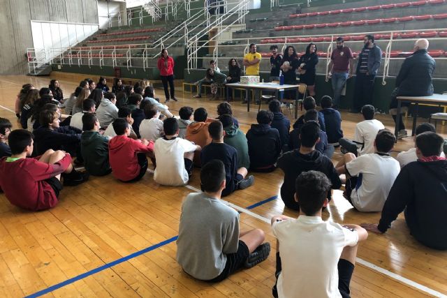 Maristas recibe a los jugadores de Club de Rugby Universitario de Cartagena de la mano del programa ADE