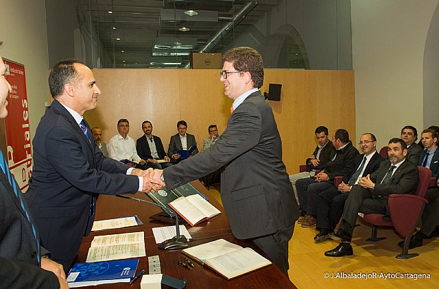 El Equipo Rectoral y la Dirección de la Escuela de Industriales se reúnen