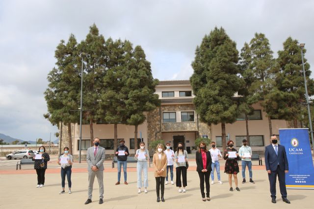 Alumnos de Maristas y San Vicente de Paúl ganan las Olimpiadas Científicas de la UCAM en Cartagena