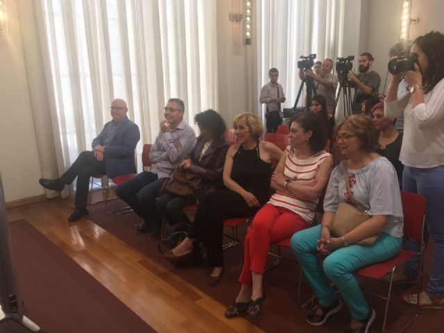 Cs lamenta el retraso para ejecutar el acuerdo para aplicar una batería de medidas en apoyo a los afectados por EII