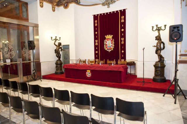 El Ayuntamiento agradece los servicios prestados a los empleados públicos  jubilados en el último año 