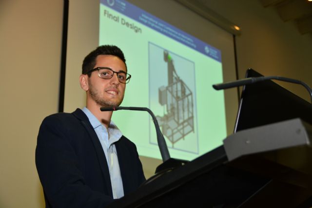 Premiado un ingeniero mecánico de la UPCT por sus soluciones para una cerradora de botes de conserva