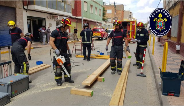 El Gobierno acuerda ampliación de horas con Brigadas y Bomberos y ofrece 20.000 horas a Policía Local