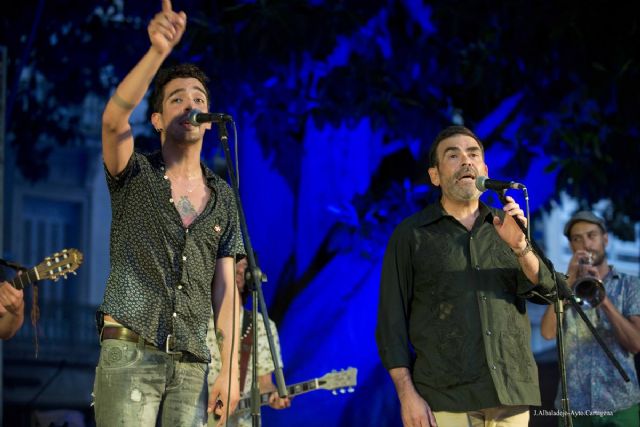 El alcalde compartió escenario con el cantante Muerdo en La Mar de Músicas