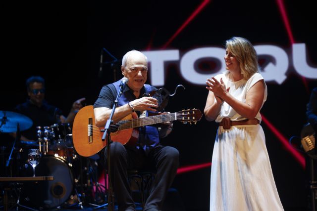 La estrella de la música brasileña Toquinho recibe en Cartagena el Premio La Mar de Músicas