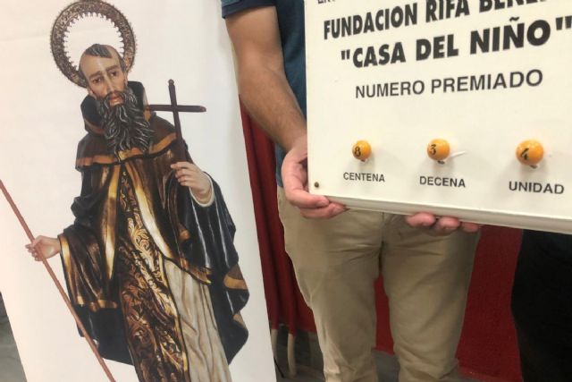 El número 834, ganador del sorteo extraordinario de la Casa del Niño en honor al patrón de Cartagena