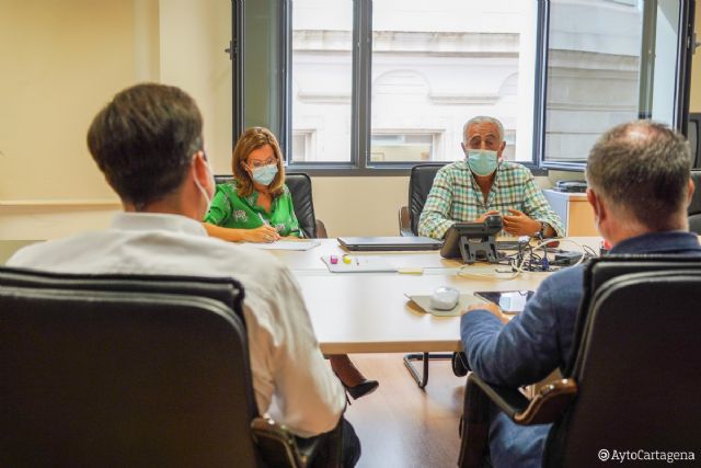 La alcaldesa y la Asociación de Promotores Inmobiliarios acuerdan estudiar medidas fiscales que ayuden al sector en esta crisis